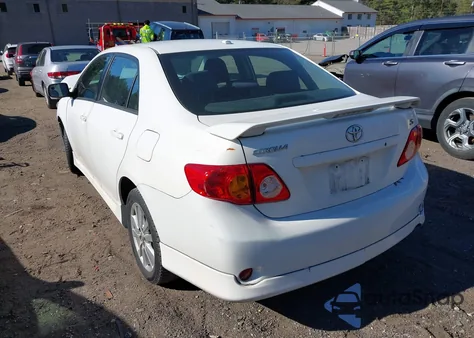 2010 Toyota Corolla S z USA, uszkodzony, nr VIN 2T1BU4EE3AC271263